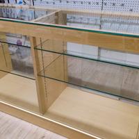 Arredamento vario per negozio