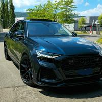 DISPONIAMO DI RICAMBI AUTO AUDI RSQ8 MATERIALE DI 