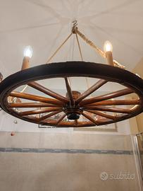 Lampadario a ruota di carro