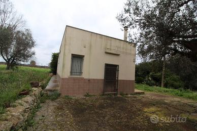 Terreno con fabbricato c.da Fallacchia V.Castelli