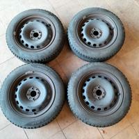 Gomme Pirelli con cerchione
