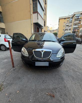 Lancia Y