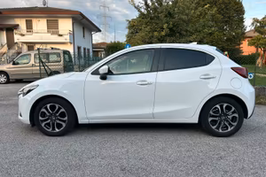Mazda 2 1500cc 90cv Exceed