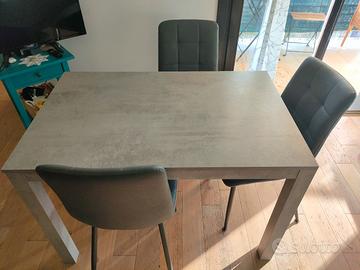 Tavolo Mondo Convenienza 4 persone + 3 Sedie