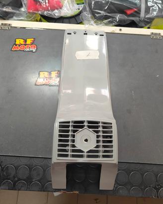 Mascherina scudo anteriore nasello clacson Vespa 