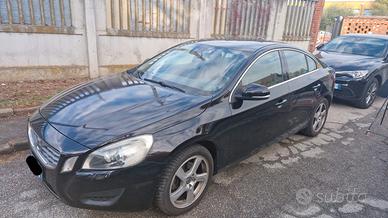 VOLVO S60 D3 MOMENTUM
