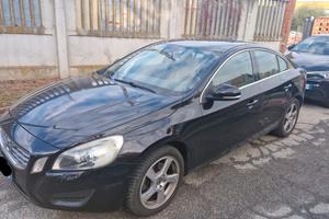 VOLVO S60 D3 MOMENTUM