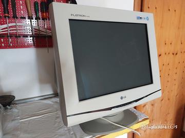 monitor CRT - LG Flatron F900B