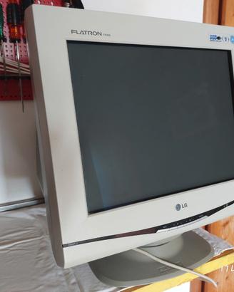 monitor CRT - LG Flatron F900B