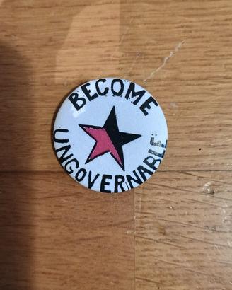 Spilla pin become ungovernable con Stella  32mm