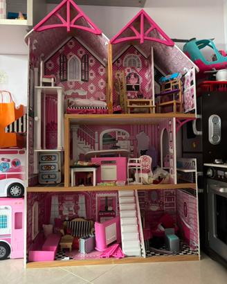 Casa delle bambole in legno