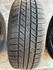 Gomme 235/65/17