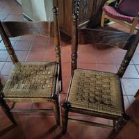 Coppia di sedie rustiche con seduta in paglia