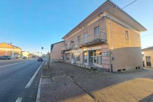 4 LOCALI A MASSAZZA