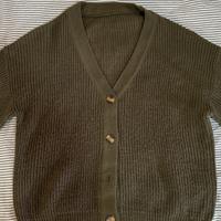 Cardigan Verde con Bottoni