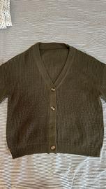 Cardigan Verde con Bottoni