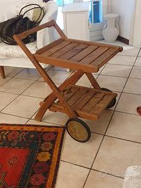 Carrello in legno con ruote e pieghevole 