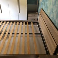 Cucina e camera da letto moderna in legno
