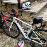 Bici da corsa Donna S Cube +scarpe e ciclocomputer