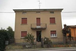 Immobile in asta di 504 m² con più di 5 locali a S