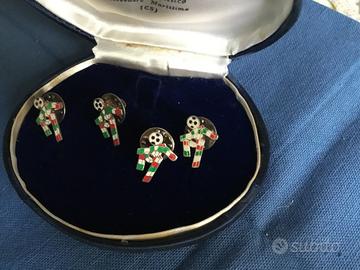 Spille da giacca con mascotte mondialiargento 925