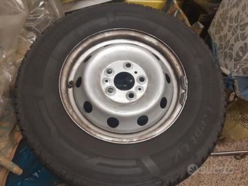 Pneumatici Hankook 225/70/R15 C
