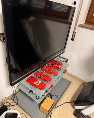 Titolo: TV Sony Bravia 52” + mobiletto