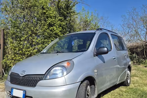 Toyota Yaris Verso 1.3 automatica – 177.000 km