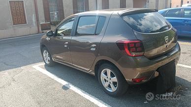 auto Dacia Sandero