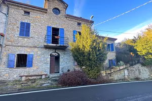 Rustico / Casale di 194 m² con 5 locali a Berceto