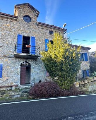 Rustico / Casale di 194 m² con 5 locali a Berceto