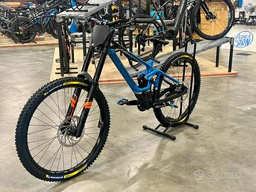 DH Mondraker Summum R 2025