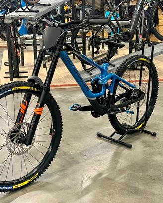 Mondraker Summum R 2025 DH