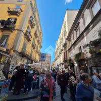 2 LOCALI A NAPOLI