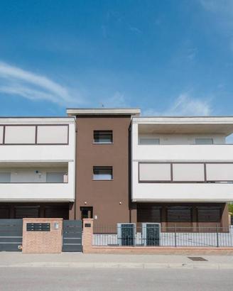 Appartamento di 100 m² con 4 locali e box auto a S