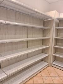 ARREDAMENTO NEGOZIO/UFFICIO