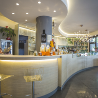 Arredamento completo per bar/bistrot/hotel
