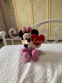 Peluche a forma di Minnie