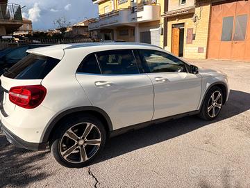 MERCEDES GLA 220CDI AUTOMATIC 4MATIC PREMIUM 177CV