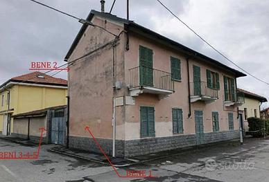 Immobile in asta di 207 m² con 5 locali e box auto