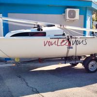 Barca vela minicabinata carrellabile