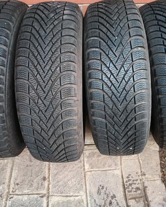 4 pneumatici invernali 185/65 R15 Pirelli cinturat