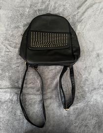 Zaino Di Pelle Nero Con Borchie
