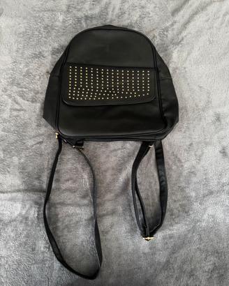 Zaino Di Pelle Nero Con Borchie