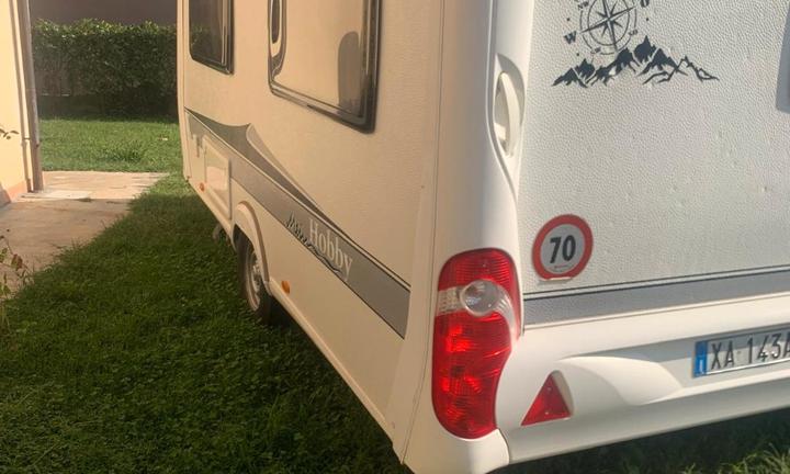 Hobby De Luxe 400SFE 2013