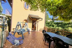 CASA SEMINDIPENDENTE A COMO