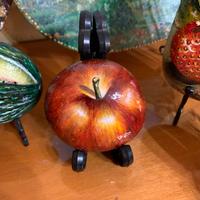 La mela - Sasso dipinto a mano