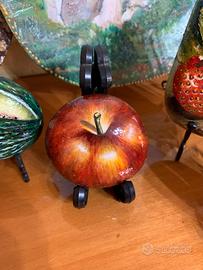 La mela - Sasso dipinto a mano