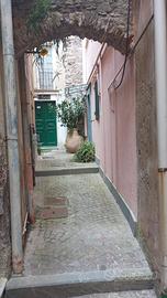 Disponibile a San Terenzo, in Via Tra la Torre, am