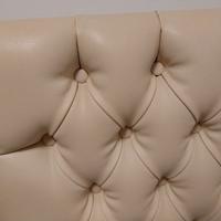 Letto una piazza e mezzo testata chesterfield